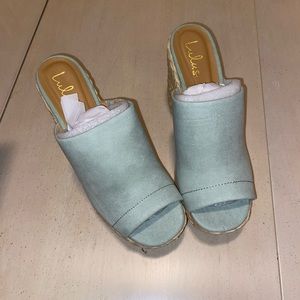New in box Lulus heels